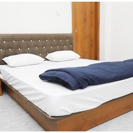 Premium Hotel Ujjain - G A R I M A - Near Mahakal Temple And Rivar - Railway Station - Hygiene & Spacious Room - With Wifi- And Parking Facilities - Best Hotel In Ujjain Buitenkant foto