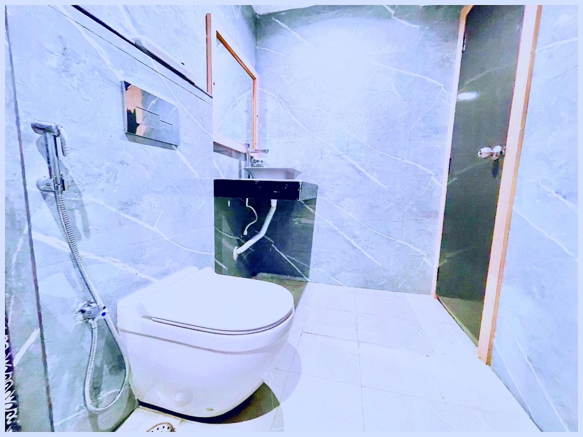 Premium Hotel Ujjain - G A R I M A - Near Mahakal Temple And Rivar - Railway Station - Hygiene & Spacious Room - With Wifi- And Parking Facilities - Best Hotel In Ujjain Buitenkant foto