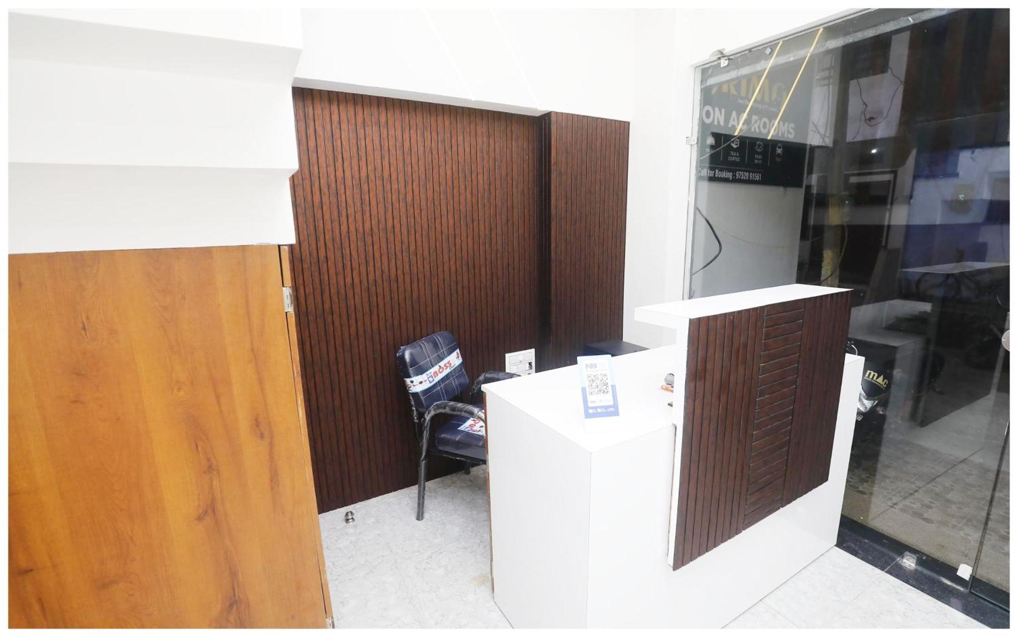 Premium Hotel Ujjain - G A R I M A - Near Mahakal Temple And Rivar - Railway Station - Hygiene & Spacious Room - With Wifi- And Parking Facilities - Best Hotel In Ujjain Buitenkant foto