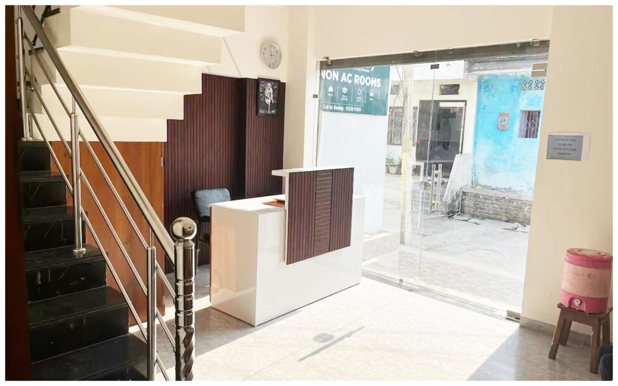 Premium Hotel Ujjain - G A R I M A - Near Mahakal Temple And Rivar - Railway Station - Hygiene & Spacious Room - With Wifi- And Parking Facilities - Best Hotel In Ujjain Buitenkant foto